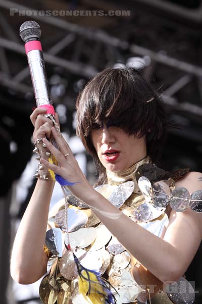 YEAH YEAH YEAHS - 2009-08-28 - SAINT CLOUD - Domaine National - Scene de la Cascade - 